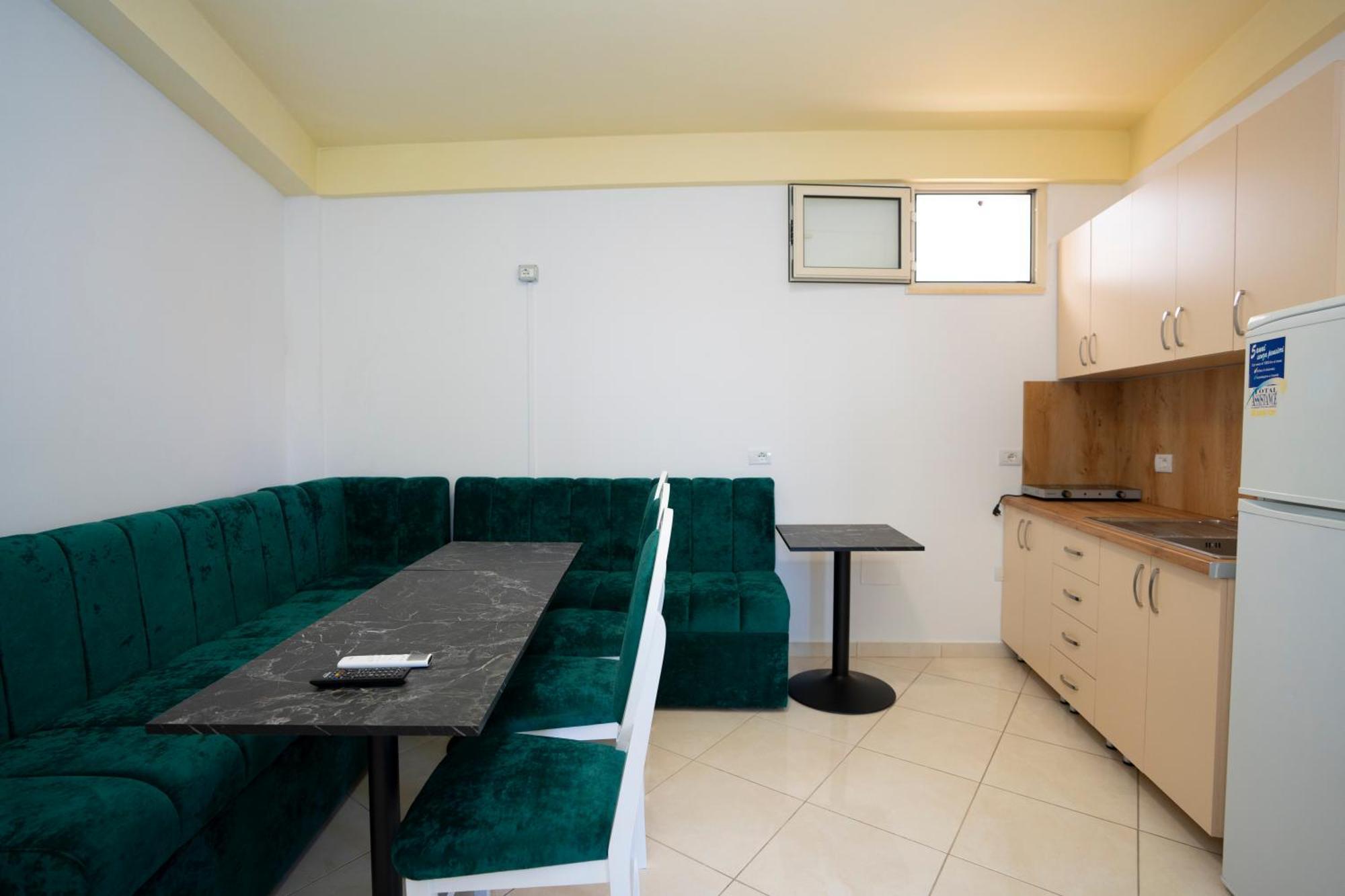 Golden Sleep Hostel Шкодер Экстерьер фото
