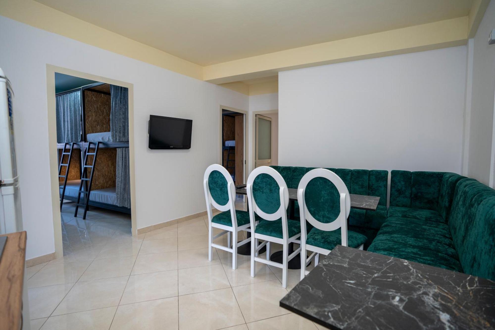 Golden Sleep Hostel Шкодер Экстерьер фото