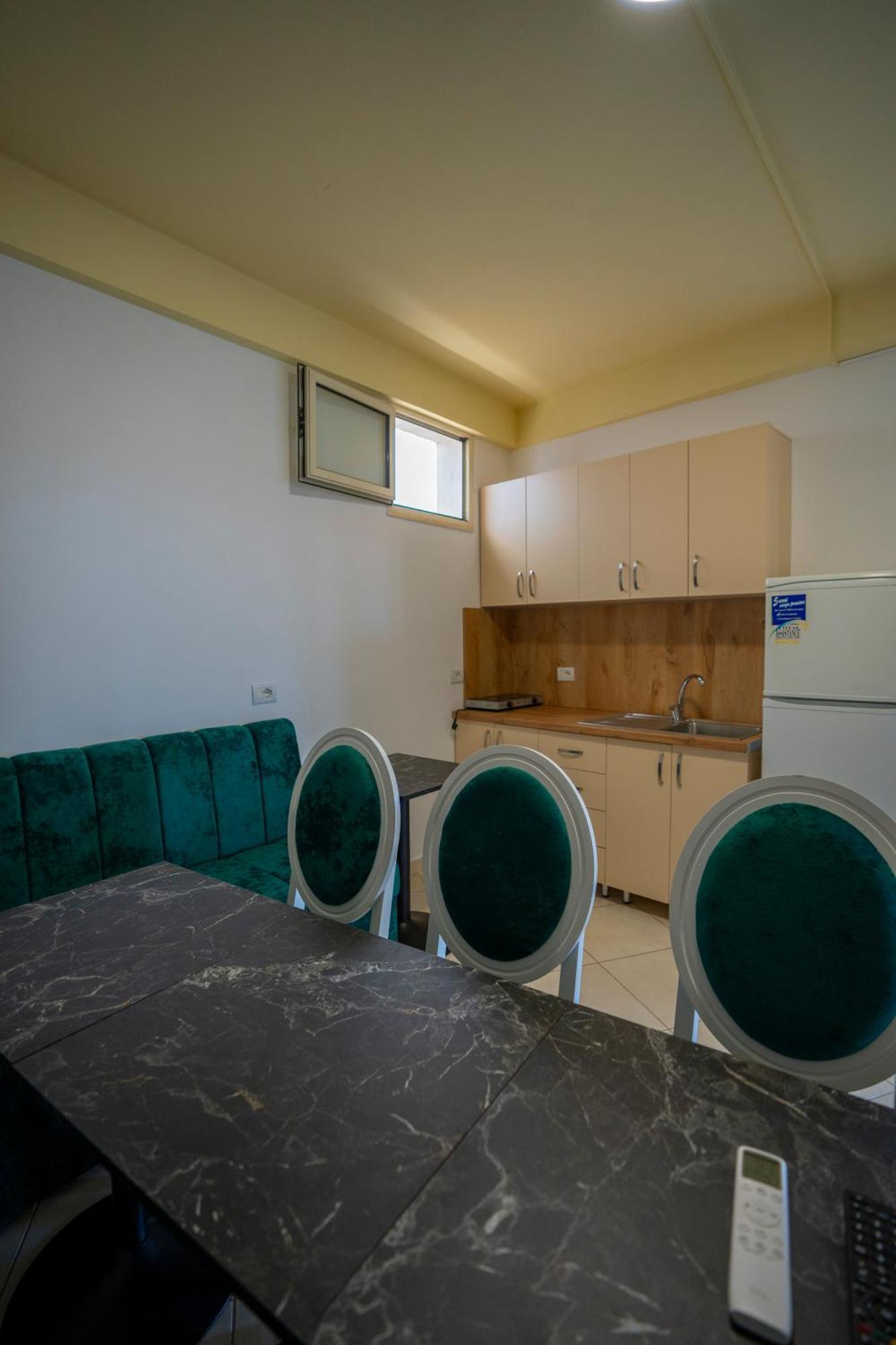 Golden Sleep Hostel Шкодер Экстерьер фото